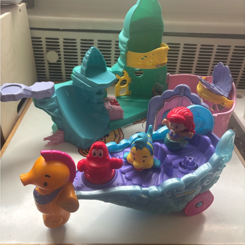 Fisher-Price Little People Little Mermaid Grotto and Seahorse Chariot
